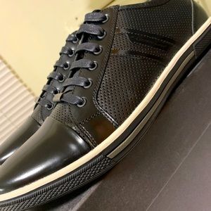 Kenneth Cole Men’s sneaker size 10.5